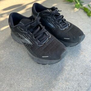Brooks Black Ghost 13